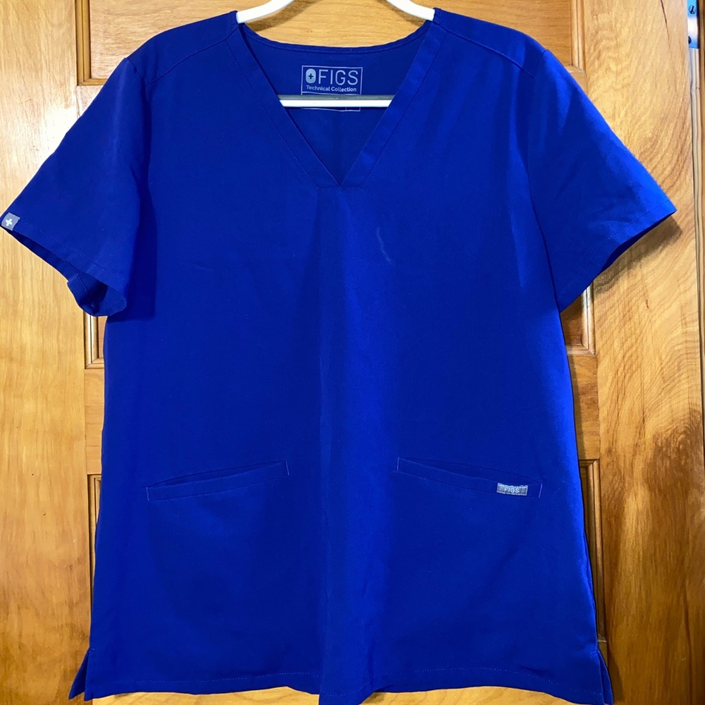 FIGS technical scrub top